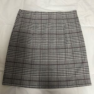 Plaid Mini Skirt - Women's Small - H&M - High-Waisted - Business Casual